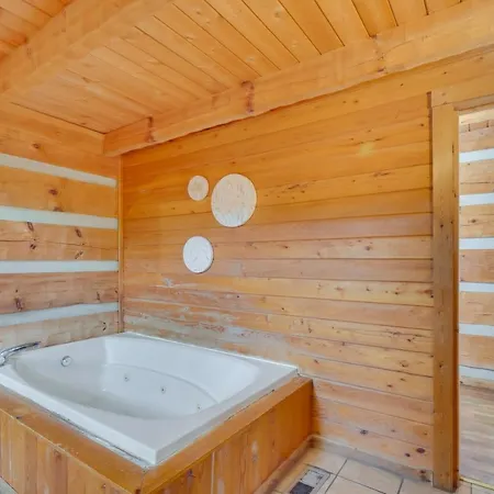 Gatlinburg Cabin With Pool Table About 6 Mi To Downtown! Exterior photo