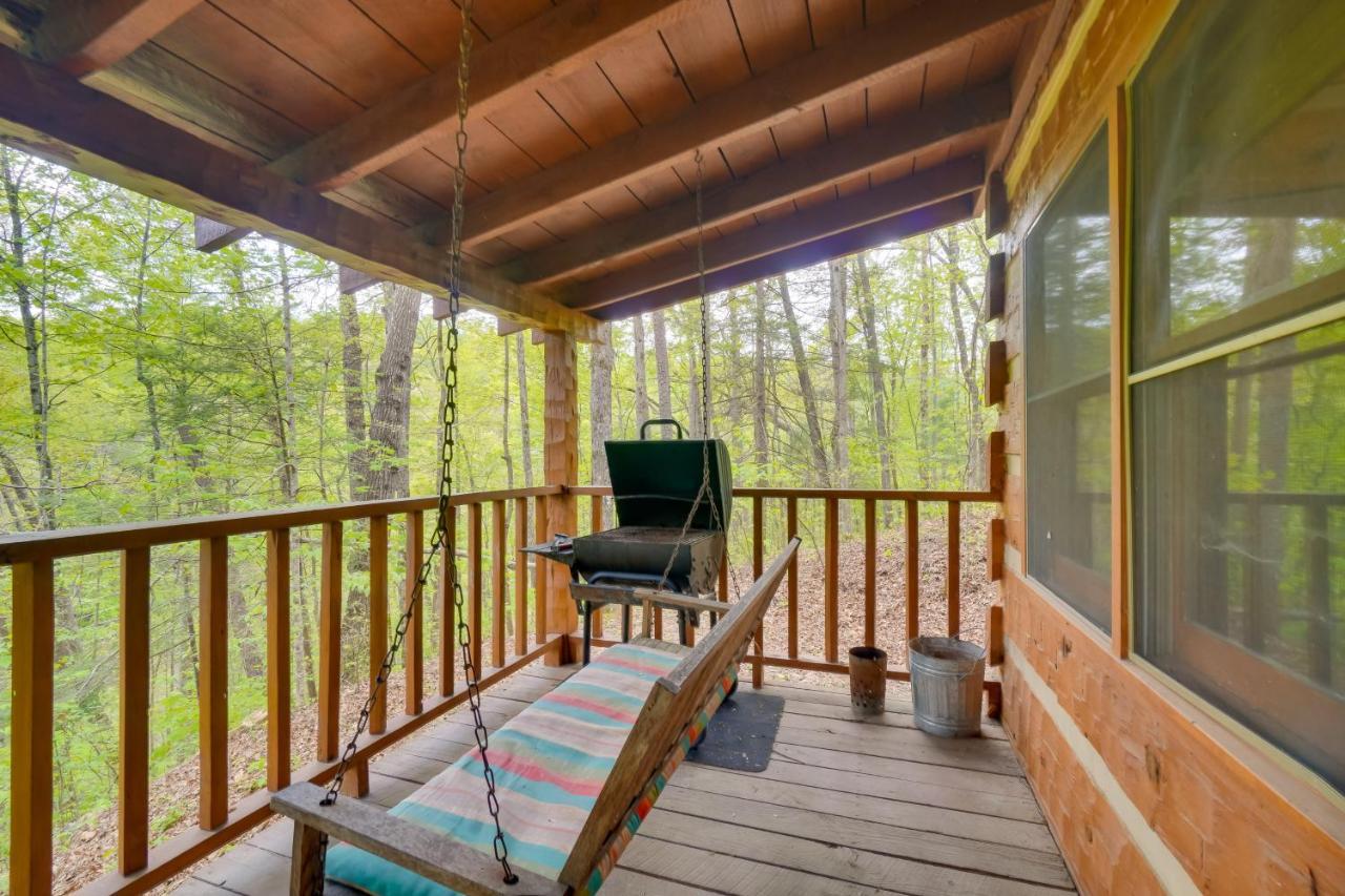 With Pool Table About 6 Mi To Downtown! Holiday home *