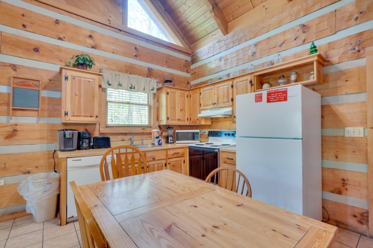 With Pool Table About 6 Mi To Downtown! * Gatlinburg